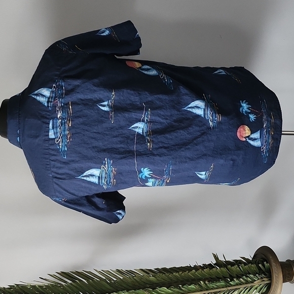 American Eagle Navy blue sailboat button-down shirt Size: MT - Picture 2 of 10